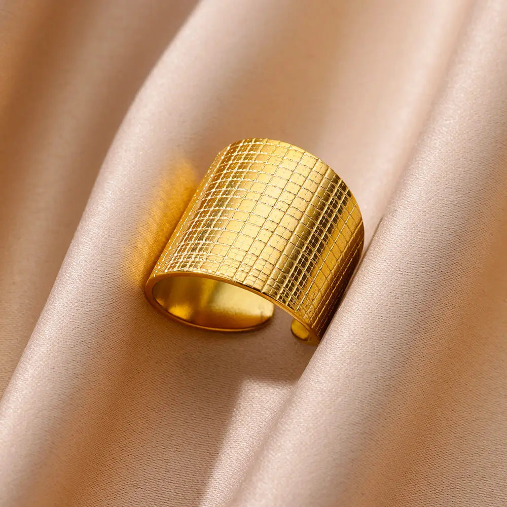 Golden Muse Ring